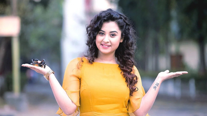 শাকিবকে ‘ভুয়া গুজব’ সিনেমার পরিচালক বললেন বুবলী শাকিবকে ‘ভুয়া গুজব’ সিনেমার পরিচালক বললেন বুবলী