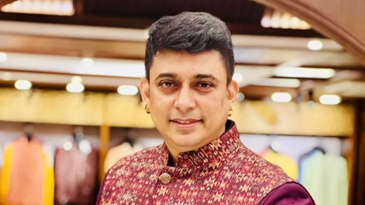 হাতের ঘড়ির দাম ২৬ লাখ : জায়েদ খান হাতের ঘড়ির দাম ২৬ লাখ : জায়েদ খান