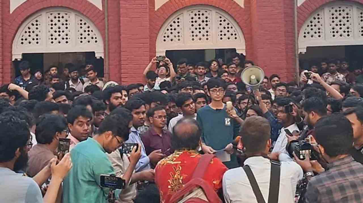 ছাত্ররাজনীতি বন্ধের দাবিতে অনড় বুয়েট শিক্ষার্থীরা ছাত্ররাজনীতি বন্ধের দাবিতে অনড় বুয়েট শিক্ষার্থীরা