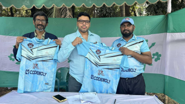 ’শোবিজ সিক্সার্স’ টিম স্পনসর হলেন প্রযুক্তির সহযোদ্ধা ’কোডমলি’