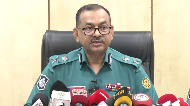 জুলাই-আগস্ট ইস্যুতে চাঁদাবাজি করলে ব্যবস্থা: ডিএমপি কমিশনার জুলাই-আগস্ট ইস্যুতে চাঁদাবাজি করলে ব্যবস্থা: ডিএমপি কমিশনার