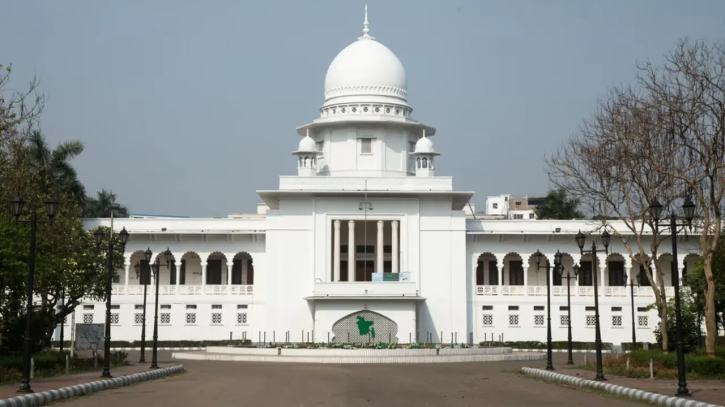 বিচারকদের কাছে আইনজীবীর ২ কোটি টাকা চাঁদা দাবি, না পেয়ে রিট বিচারকদের কাছে আইনজীবীর ২ কোটি টাকা চাঁদা দাবি, না পেয়ে রিট