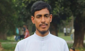 ডাকসুর সাবেক নেতা আখতার আটক, টেনেহিঁচড়ে তোলা হলো কাভার্ডভ্যানে