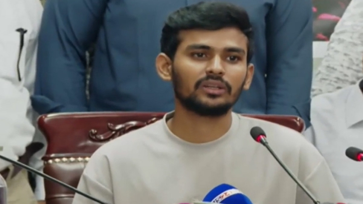 ৪ ঘণ্টা করে ট্রাফিকের দায়িত্বে থাকবে শিক্ষার্থীরা: উপদেষ্টা আসিফ ৪ ঘণ্টা করে ট্রাফিকের দায়িত্বে থাকবে শিক্ষার্থীরা: উপদেষ্টা আসিফ