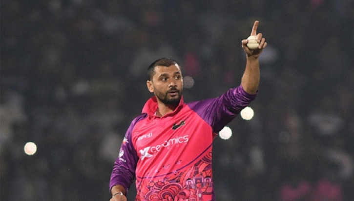 ক্লাবের মালিকানা লিখে নেওয়ার অভিযোগে মাশরাফির বিরুদ্ধে মামলা ক্লাবের মালিকানা লিখে নেওয়ার অভিযোগে মাশরাফির বিরুদ্ধে মামলা