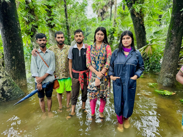 আঞ্জুমান মেহজাবিনের গোপনে ত্রাণ বিতরণ নিয়ে সমালোচনা ও তার জবাব আঞ্জুমান মেহজাবিনের গোপনে ত্রাণ বিতরণ নিয়ে সমালোচনা ও তার জবাব