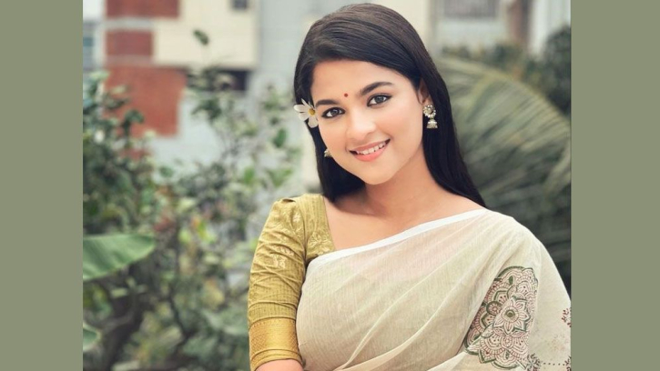 সরকারের পতন না হলে আমিসহ অনেককেই ওরা বিপদে ফেলত: সাদিয়া আয়মান সরকারের পতন না হলে আমিসহ অনেককেই ওরা বিপদে ফেলত: সাদিয়া আয়মান