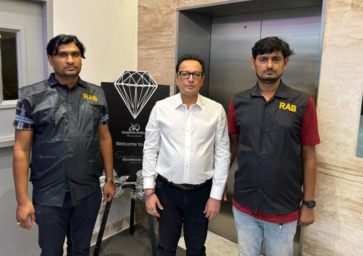 ডায়মন্ড ওয়ার্ল্ডের এমডি দিলীপ আগরওয়ালা গ্রেপ্তার ডায়মন্ড ওয়ার্ল্ডের এমডি দিলীপ আগরওয়ালা গ্রেপ্তার