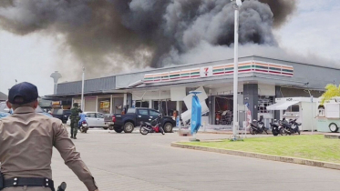 কম্বোডিয়ায় বিমান হামলা চালাল থাইল্যান্ড কম্বোডিয়ায় বিমান হামলা চালাল থাইল্যান্ড