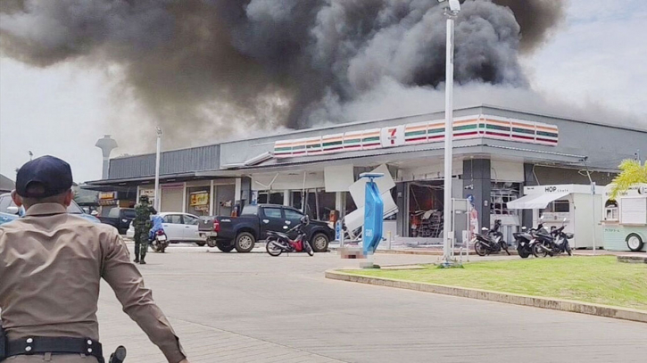 কম্বোডিয়ায় বিমান হামলা চালাল থাইল্যান্ড