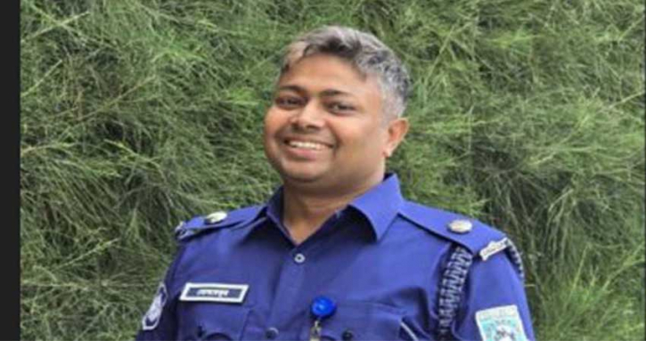 গোপালগঞ্জের ঘটনায় ফেসবুকে ট্রল, অতিরিক্ত পুলিশ সুপার প্রত্যাহার গোপালগঞ্জের ঘটনায় ফেসবুকে ট্রল, অতিরিক্ত পুলিশ সুপার প্রত্যাহার