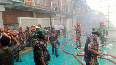 গাজীপুরে ওষুধ কারখানার আগুন ৪ ঘণ্টা পর নিয়ন্ত্রণে গাজীপুরে ওষুধ কারখানার আগুন ৪ ঘণ্টা পর নিয়ন্ত্রণে