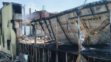 কক্সবাজারের ইনানীতে রিসোর্টে আগুন, নিহতের সংখ্যা বেড়ে ১০ কক্সবাজারের ইনানীতে রিসোর্টে আগুন, নিহতের সংখ্যা বেড়ে ১০