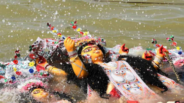 ঢাকার ৩৩ পয়েন্টে প্রতিমা বিসর্জন