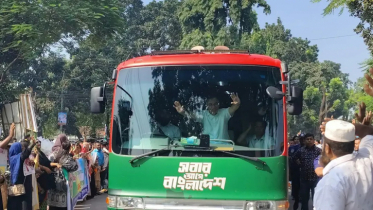 সৈয়দপুরে রাস্তায় দাঁড়িয়ে বিএনপি নেতাকর্মীদের ফুলেল শুভেচ্ছা সৈয়দপুরে রাস্তায় দাঁড়িয়ে বিএনপি নেতাকর্মীদের ফুলেল শুভেচ্ছা